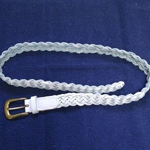 Ladies Genuine Leather white braided belt, size M, excellent condition!